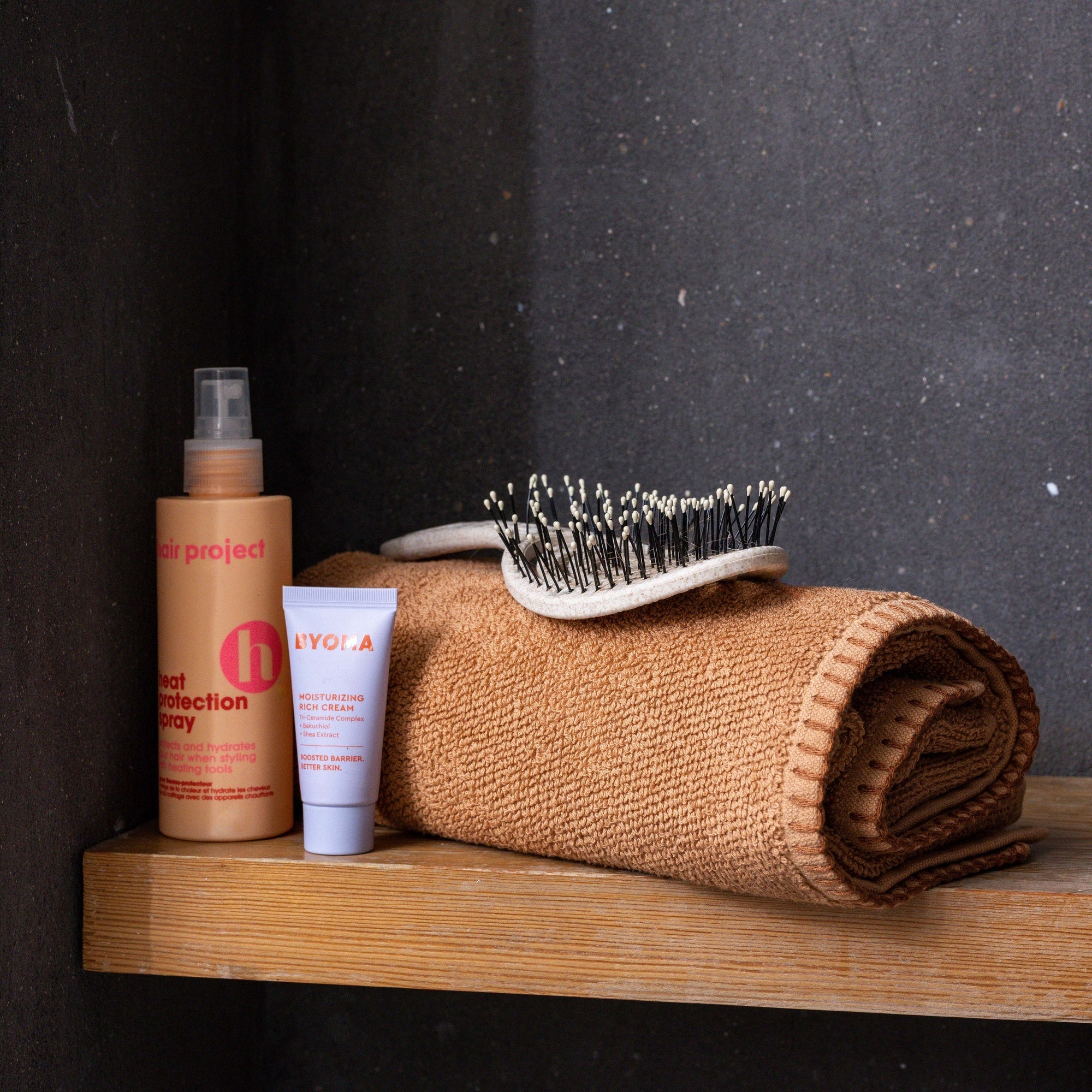 asciugamano bora cannella, colore cannella, taglia 50 x 100. asciuga rapidamente lasciando una piacevole sensazione