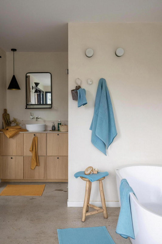 asciugamano da bagno bora quarzo, colore quarzo, taglia 90 x 150. realizzato in 100% cotone, ideale per assorbenza e delicatezza sulla pelle