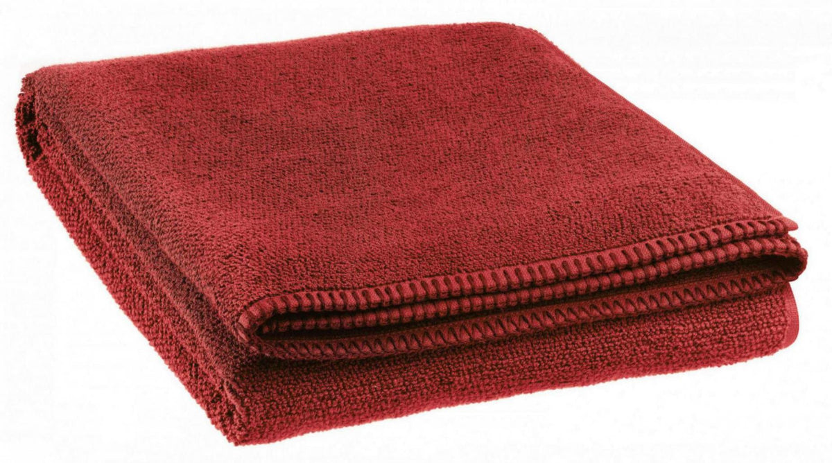 asciugamano da doccia bora geranio, colore geranio, taglia 70 x 130. asciugamano piegato su sfondo neutro per una visione pulita del prodotto