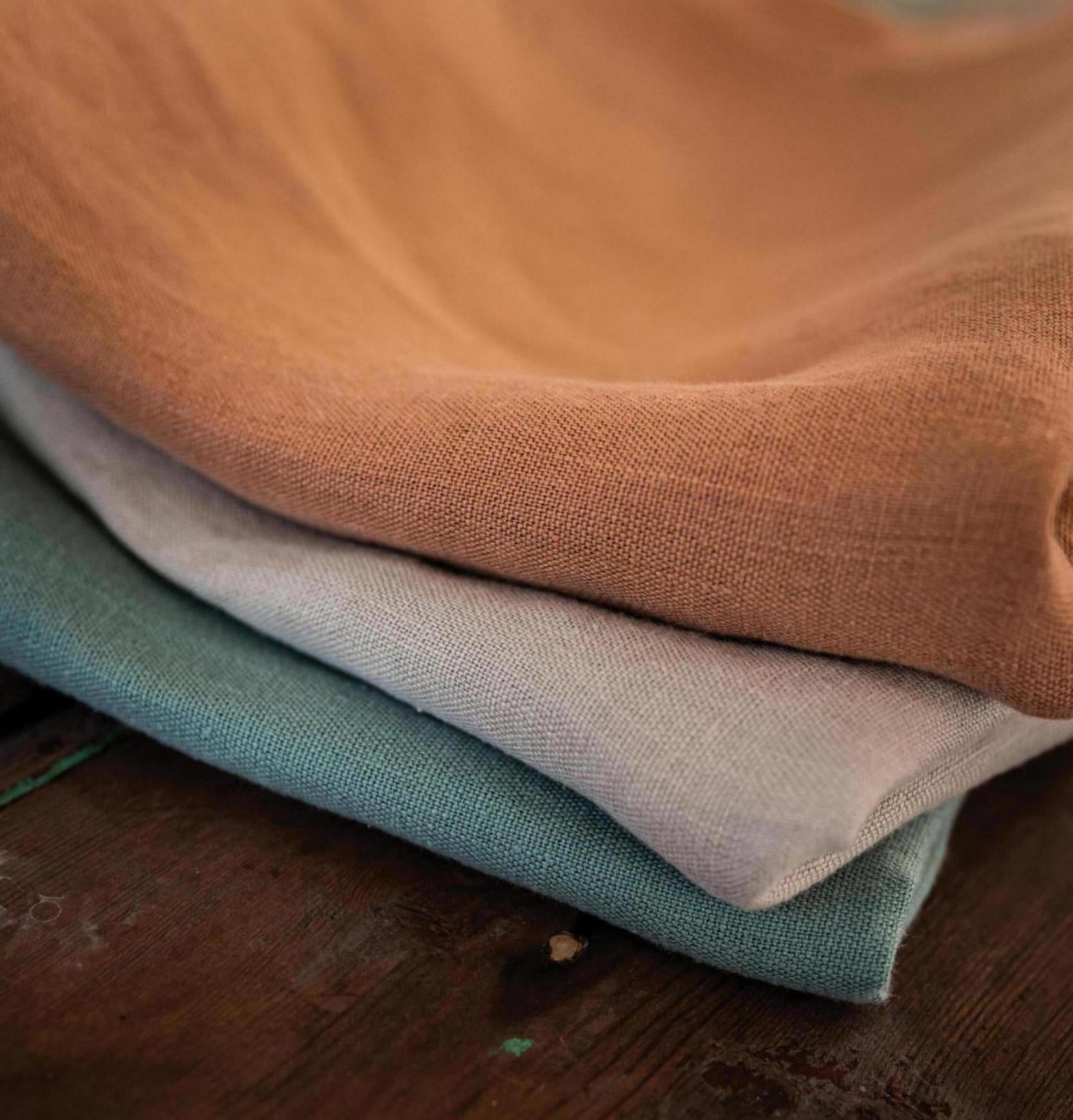 strofinaccio in canapa ciara cannella, colore cannella, taglia 50 x 70. realizzato in 100% canapa, ideale per assorbenza e delicatezza sulla pelle