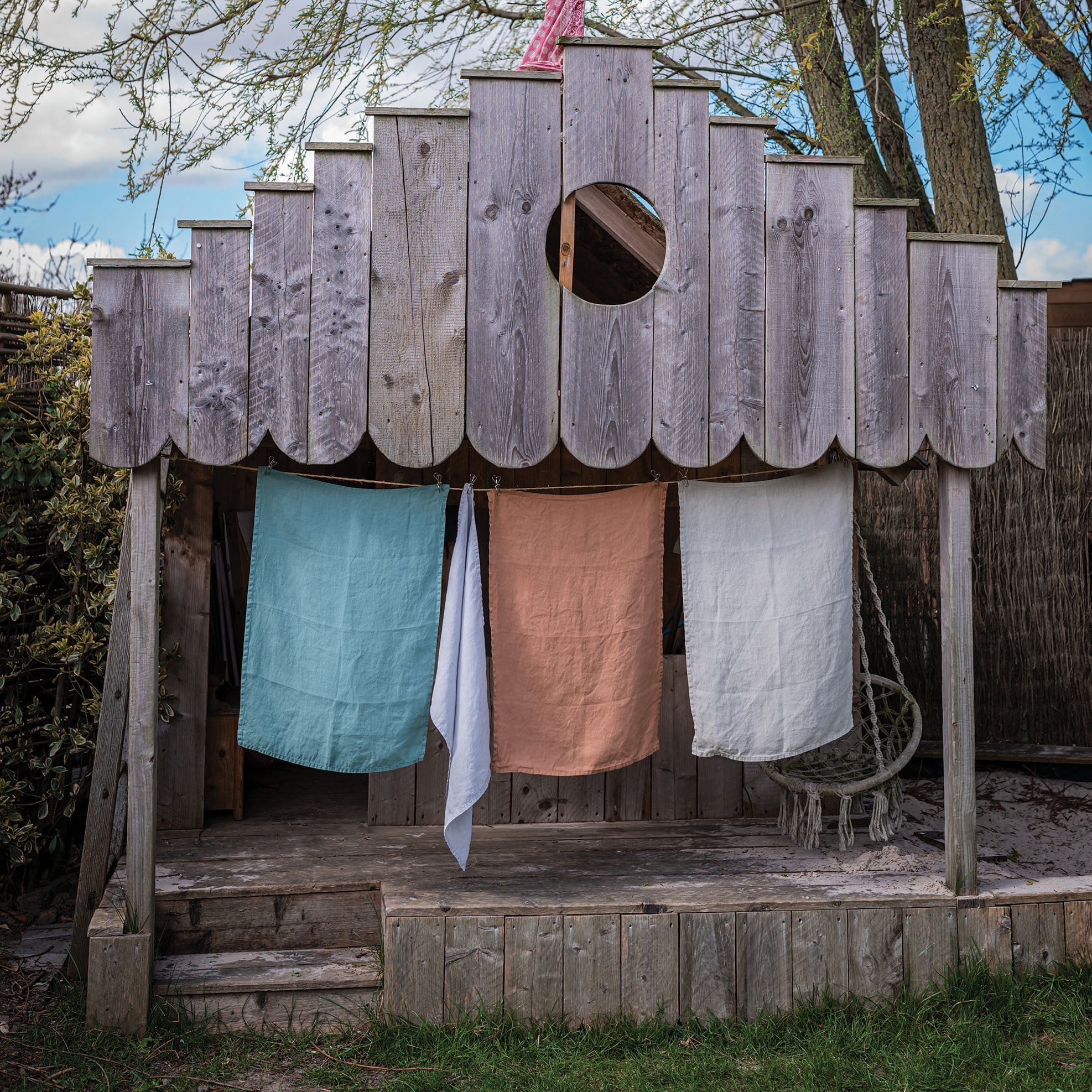 strofinaccio in canapa ciara cannella, colore cannella, taglia 50 x 70. asciuga rapidamente lasciando una piacevole sensazione