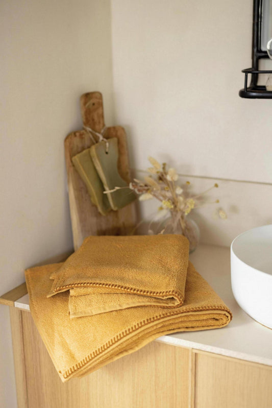 asciugamano ospite bora senape, colore senape, taglia 30 x 50. realizzato in 100% cotone, ideale per offrire comfort agli ospiti