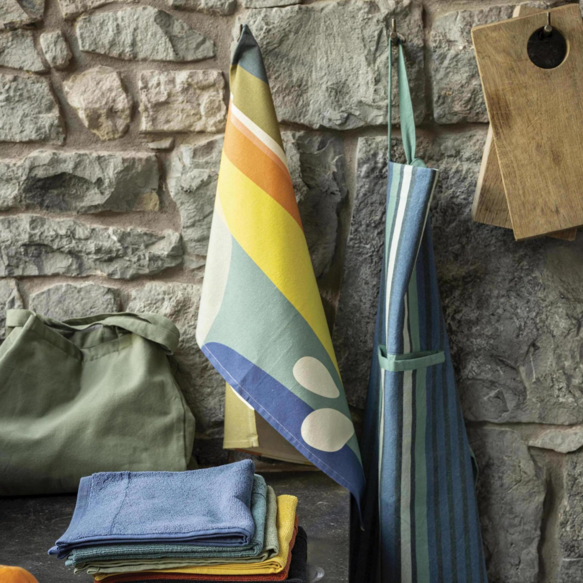 strofinaccio riciclato lineo multico, colore multico, taglia 50 x 70. realizzato in 100% cotone riciclato, ideale per assorbenza e delicatezza sulla pelle