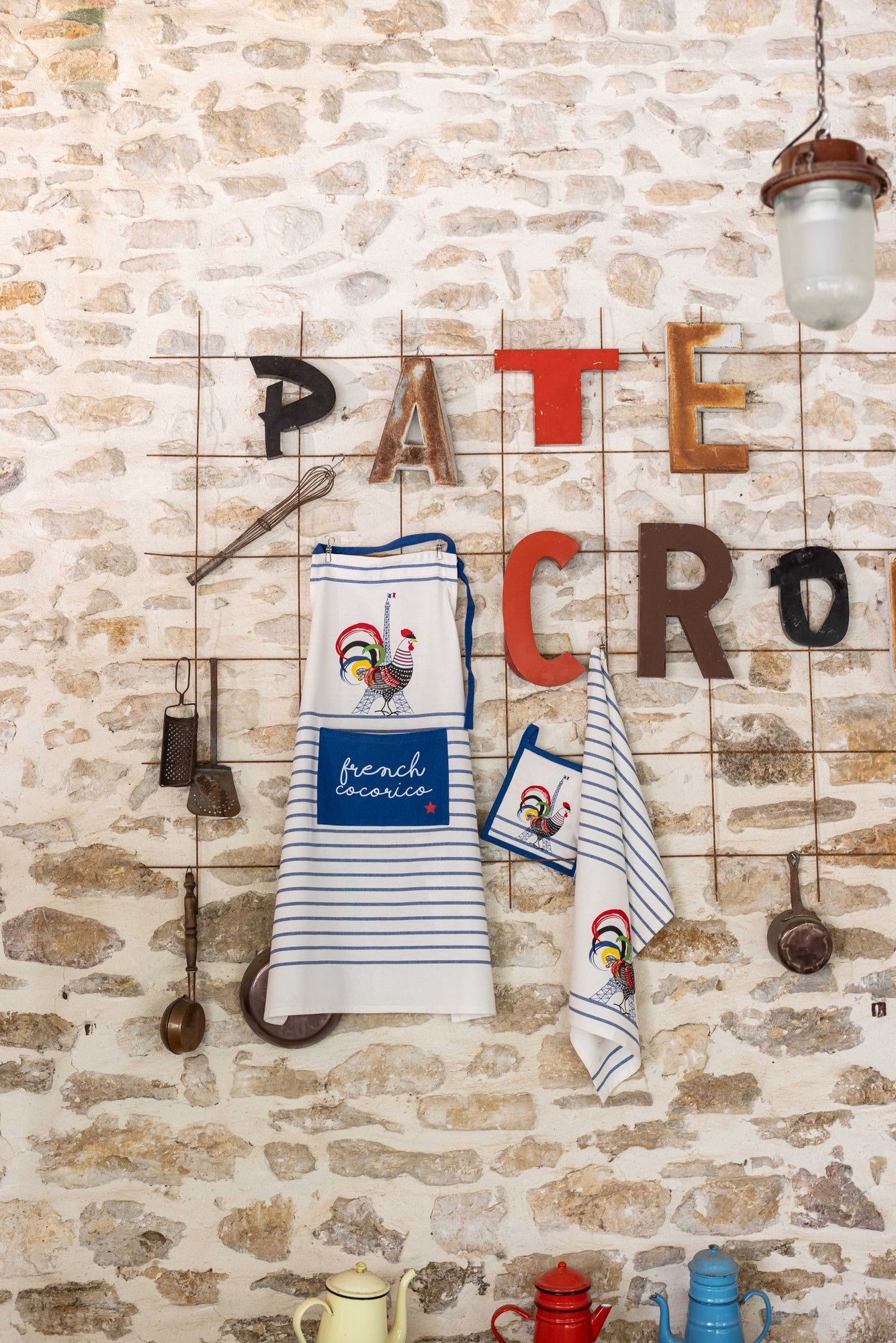 asciugamano riciclato french cocorico ecru/blu, colore ecru/blu, taglia 50 x 70. asciuga rapidamente lasciando una piacevole sensazione