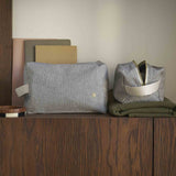 astuccio cubo finette caviar, colore finette caviar, taglia 15,5 x 10 x 10. dettaglio del prodotto da bagno