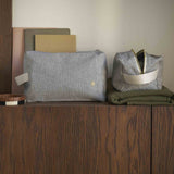 astuccio cubo finette caviar, colore finette caviar, taglia 22 x 14 x 10,5. dettaglio del prodotto da bagno