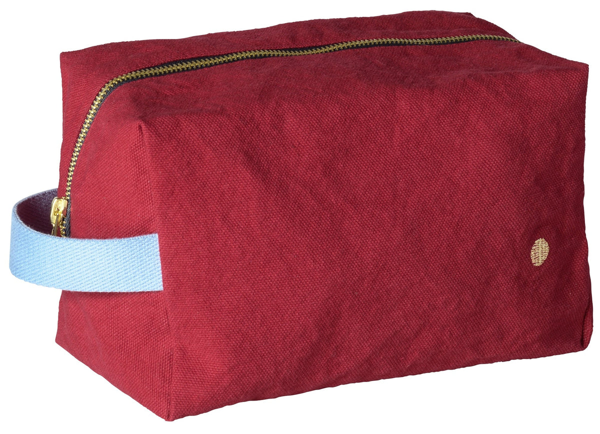 trousse cube iona ciliegia, colore ciliegia, taglia 22 x 14 x 10,5. dettaglio del prodotto da bagno