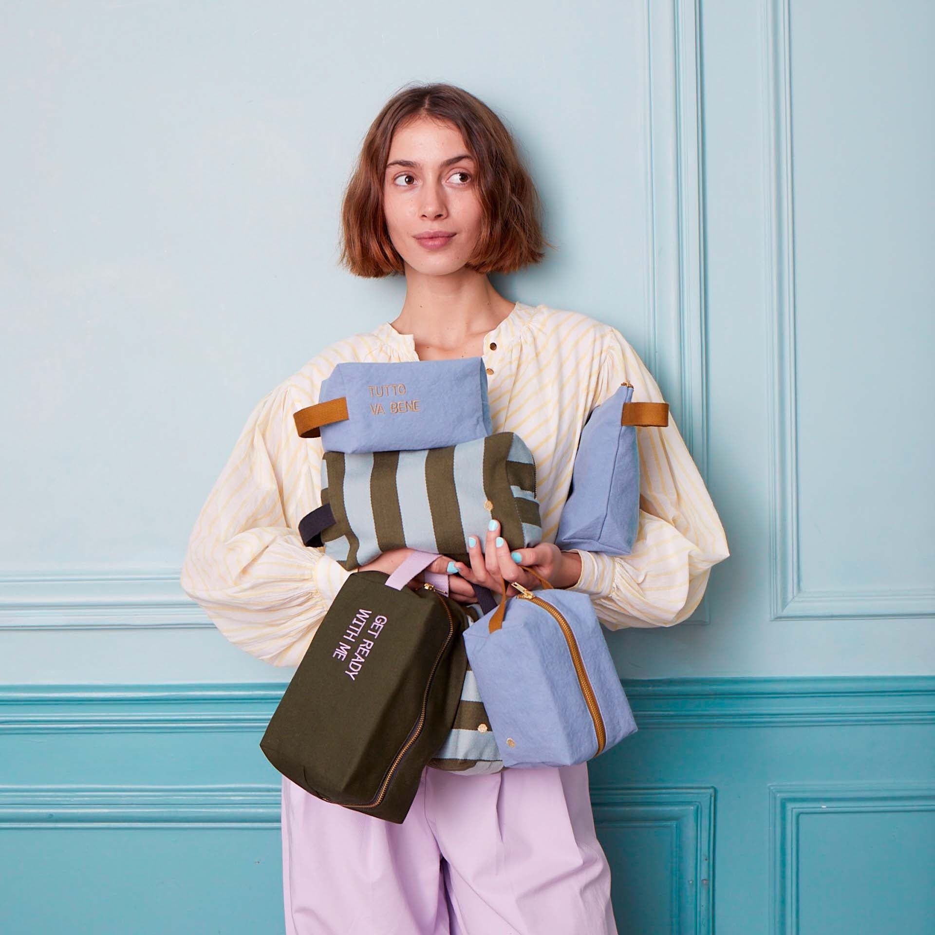 trousse cubo rita matcha, colore matcha, taglia 14 x 22 x 11. dettaglio del prodotto da bagno