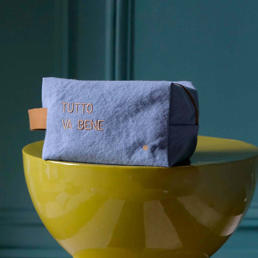 trousse cubo tutto bluetiful, colore bluetiful, taglia 10 x 16 x 10. dettaglio del prodotto da bagno