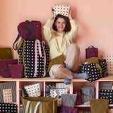 trousse cubo mio ecru, colore ecru, taglia 14 x 22 x 11. dettaglio del prodotto da bagno