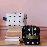 trousse cubo mio ecru, colore ecru, taglia 10 x 16 x 10. dettaglio del prodotto da bagno