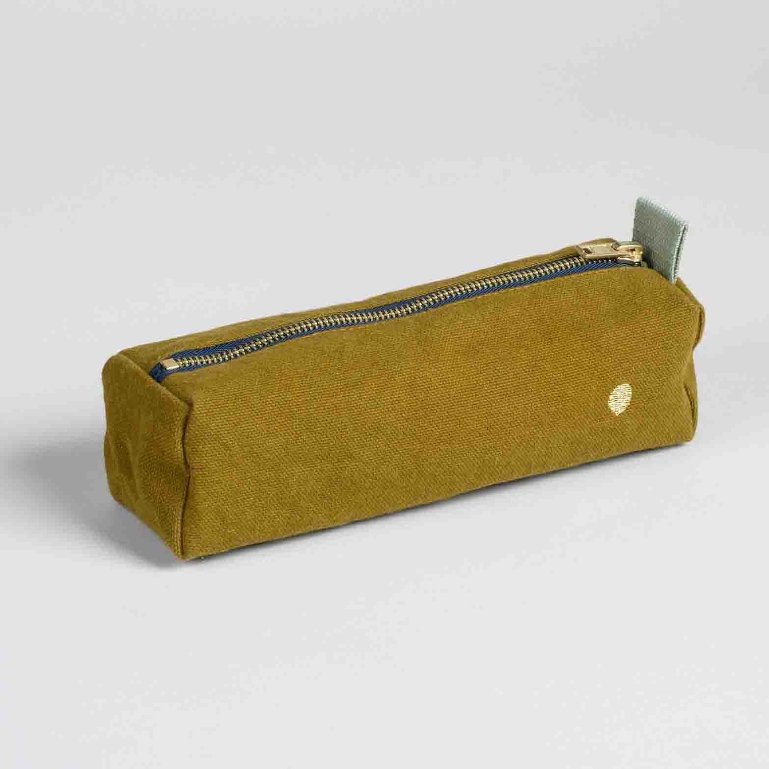 astuccio da ufficio iona noci, colore noci, taglia 6 x 20 x 6. dettaglio del prodotto da bagno