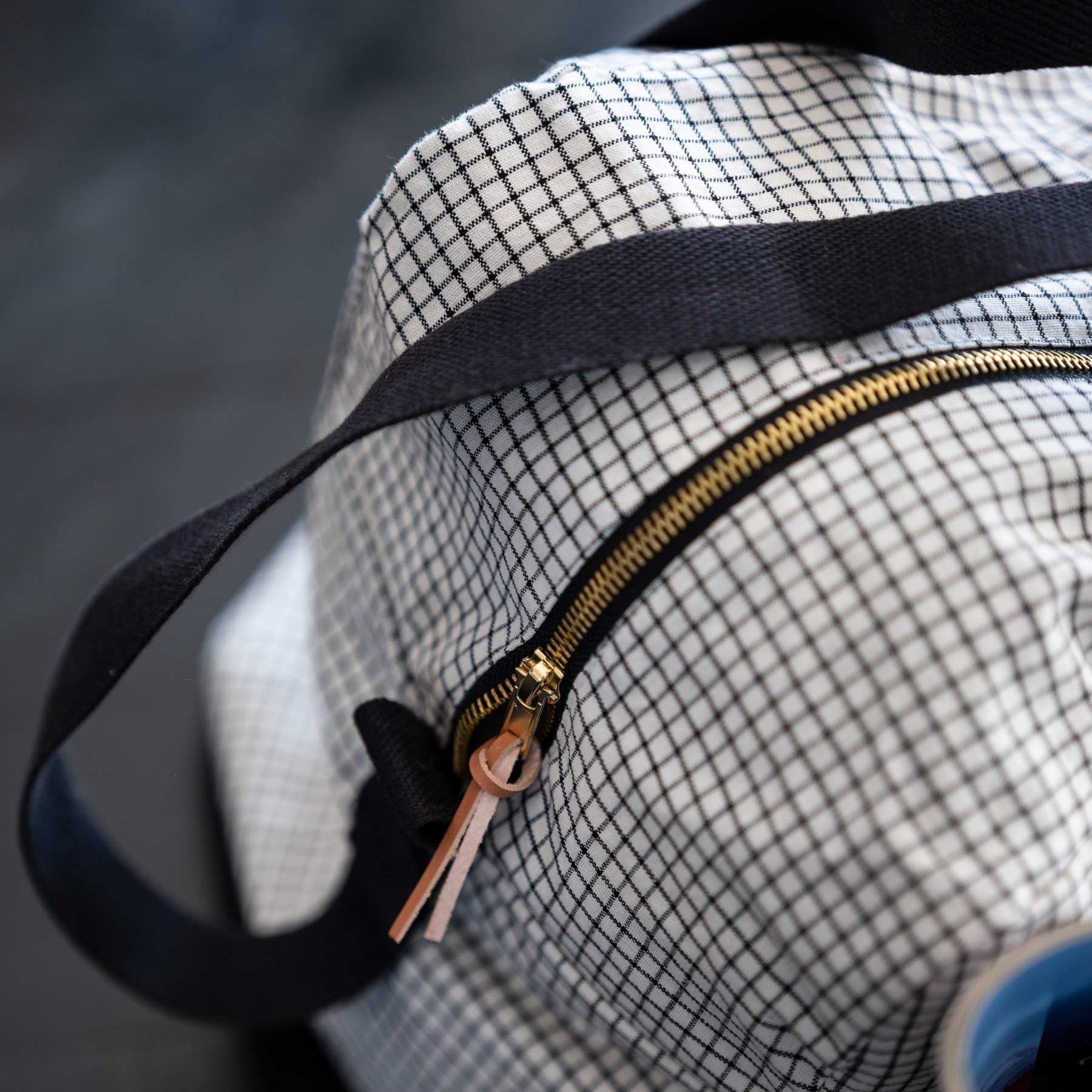 borsa da viaggio gustave caviar, colore gustave caviar, taglia 30 x 42 x 20. stile minimal e materiali naturali per una scelta etica