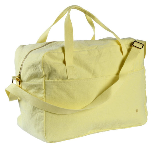 borsa da viaggio iona luce del sole, colore luce del sole, taglia 30 x 42 x 20. vista frontale della borsa da viaggio su sfondo bianco