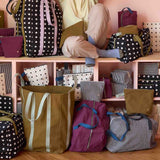 borsa weekend iona vino, colore vino, taglia 28 x 42 x 20. accessorio pratico e leggero per un viaggio responsabile