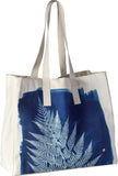 borsa shopper fougere blu, colore blu, taglia 38 x 46 x 18. vista frontale della borsa shopping in tessuto ecologico su sfondo neutro