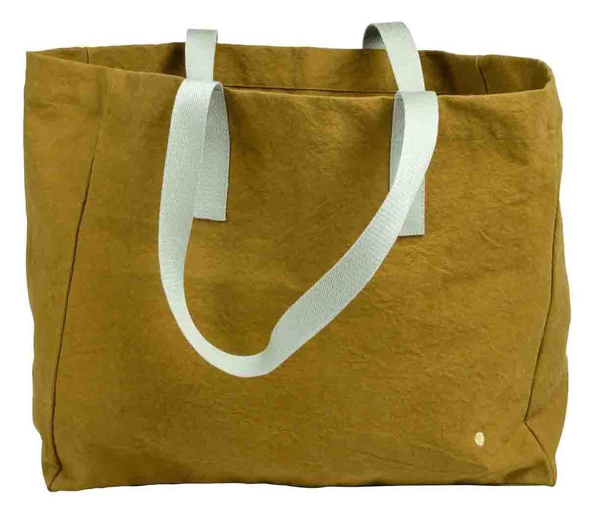 borsa shopper iona noci, colore noci, taglia 38 x 46 x 18. vista frontale della borsa shopping in tessuto ecologico su sfondo neutro