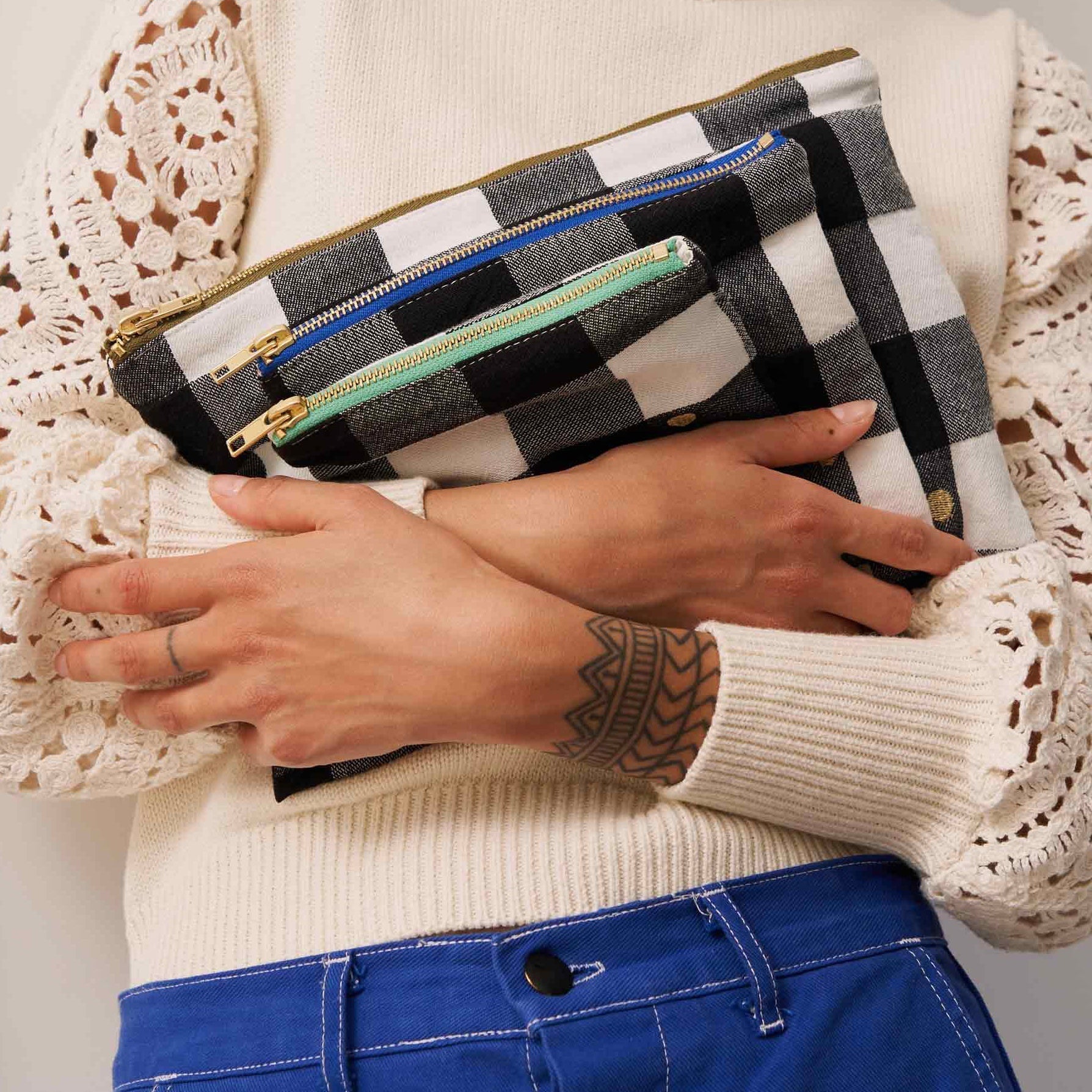 pochette max caviar, colore max caviar, taglia s. pochette elegante ideale per organizzare oggetti personali con stile