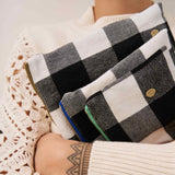 pochette max caviar, colore max caviar, taglia s. design ispirato alla natura, ideale per la stagione estiva