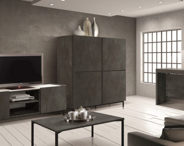 Credenza PIETRASANTA in legno, finitura in acciaio ossidato, piano effetto marmo statuario, 136×50 cm