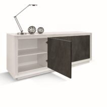 Credenza LAMPEDUSA in legno, finitura bianco frassinato ante finitura acciaio ossidato, 180×50 cm