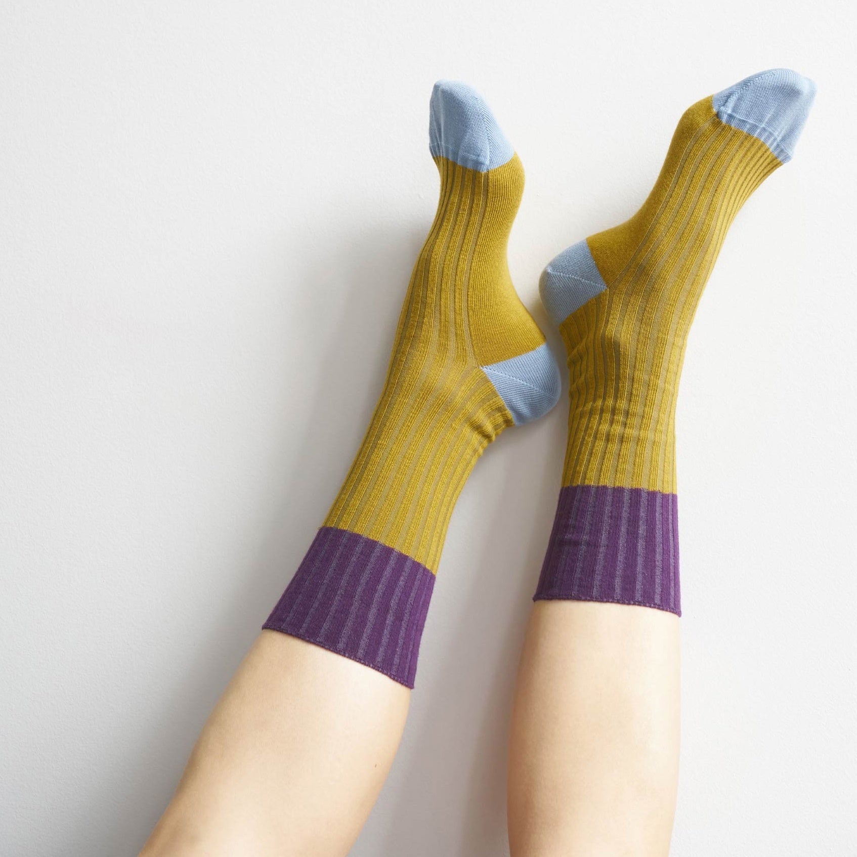 calzini yvette giallo, colore giallo, taglia 42/45. accessorio eco-friendly ideale per ogni stagione