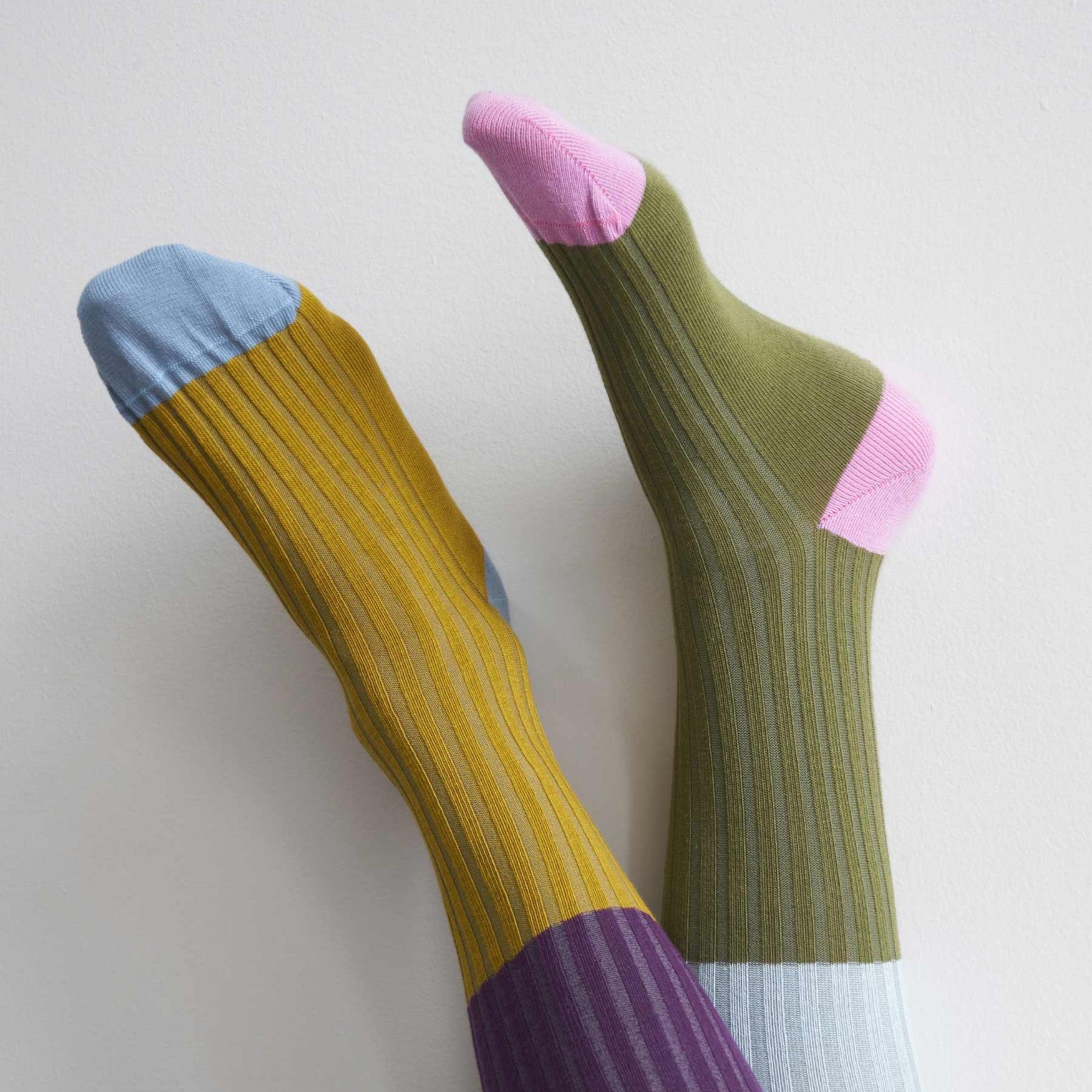 calzini yvette oliva, colore oliva, taglia 42/45. calzini in cotone biologico per un benessere quotidiano e sostenibile