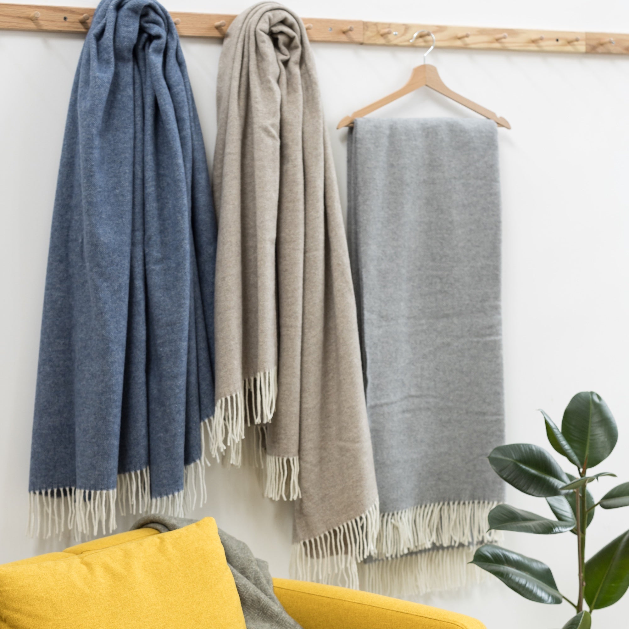 plaid carina tempesta, colore tempesta, taglia 130 x 190. perfetta per rilassarsi nelle serate invernali