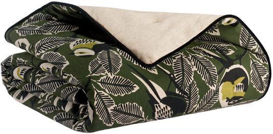 plaid zazu chambray oliva, colore oliva, taglia 135 x 200. vista frontale della coperta piegata su sfondo bianco