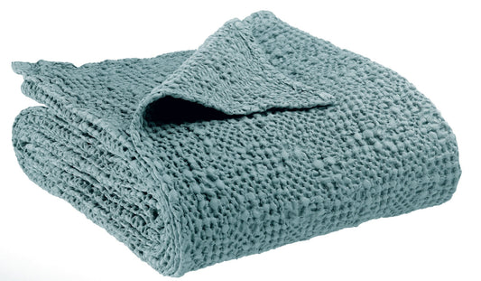 plaid tana alizée, colore alizée, taglia 140 x 200. vista frontale della coperta piegata su sfondo bianco