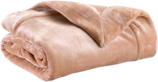 plaid tender dragée, colore dragée, taglia 150 x 200. vista frontale della coperta piegata su sfondo bianco 2000