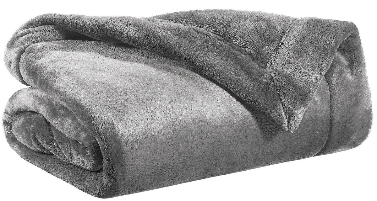 plaid tender grigio, colore grigio, taglia 150 x 200. vista frontale della coperta piegata su sfondo bianco