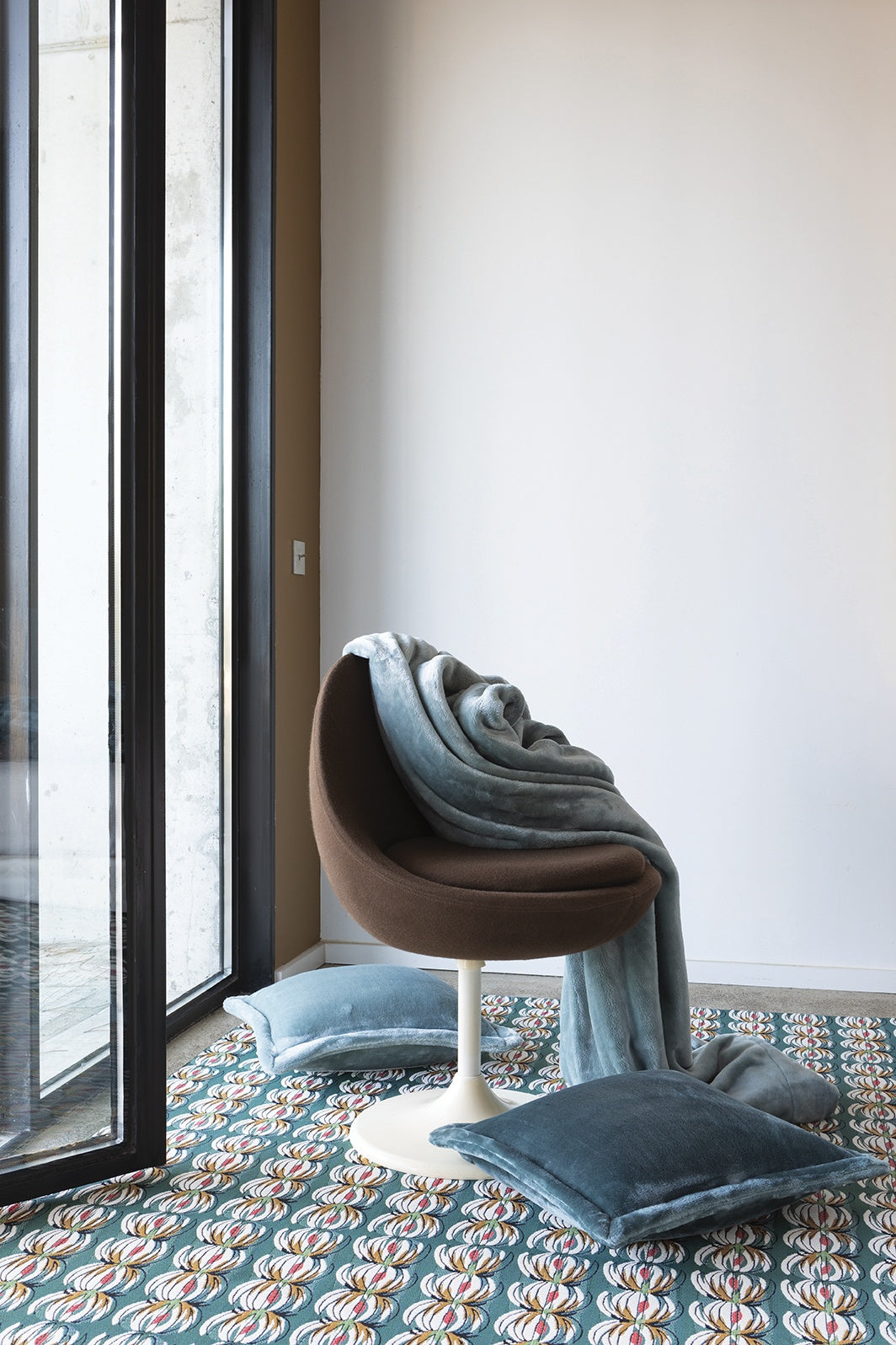 plaid tender grigio, colore grigio, taglia 150 x 200. coperta di qualità ideale per le notti fredde o il relax sul divano