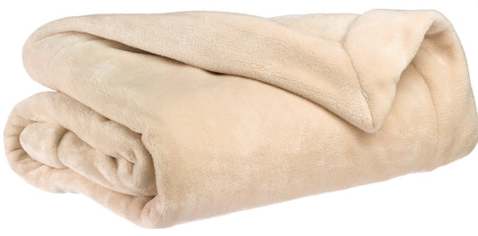 plaid tender crema, colore crema, taglia 150 x 200. vista frontale della coperta piegata su sfondo bianco 2000