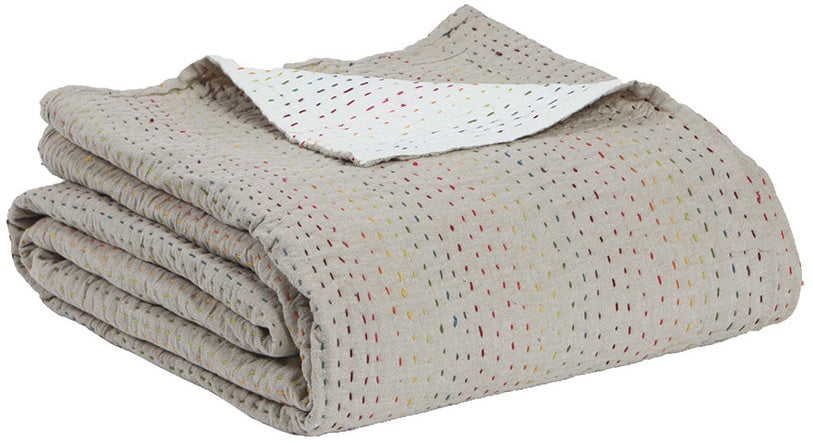 coperta decorativa gastounet multico, colore multico, taglia 260 x 260. vista frontale della coperta piegata su sfondo bianco