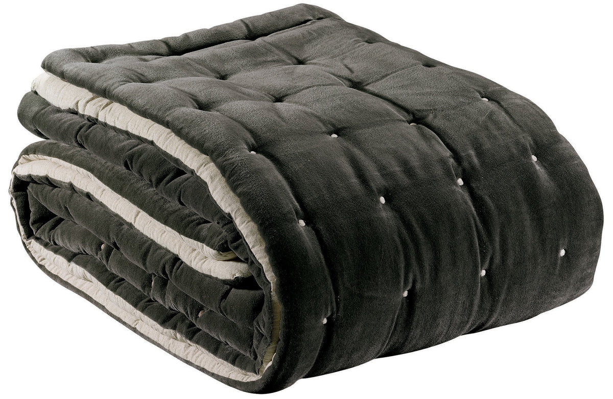 plaid elise tonnerre, colore tonnerre, taglia 240 x 260. vista frontale della coperta piegata su sfondo bianco