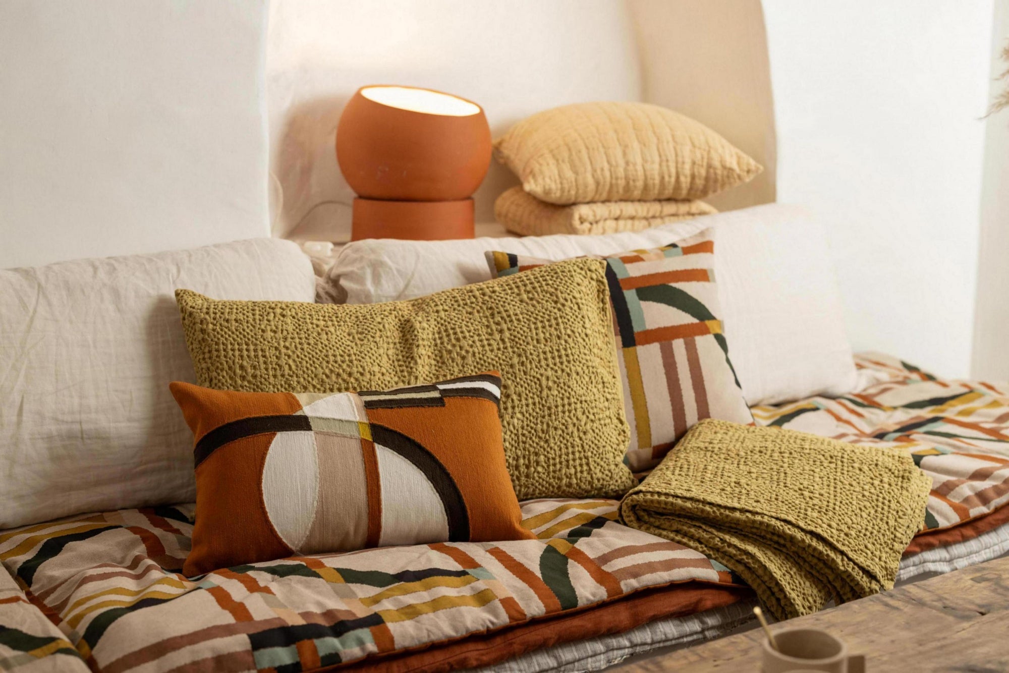 plaid tana gold, colore gold, taglia 240 x 260. coperta di qualità ideale per le notti fredde o il relax sul divano