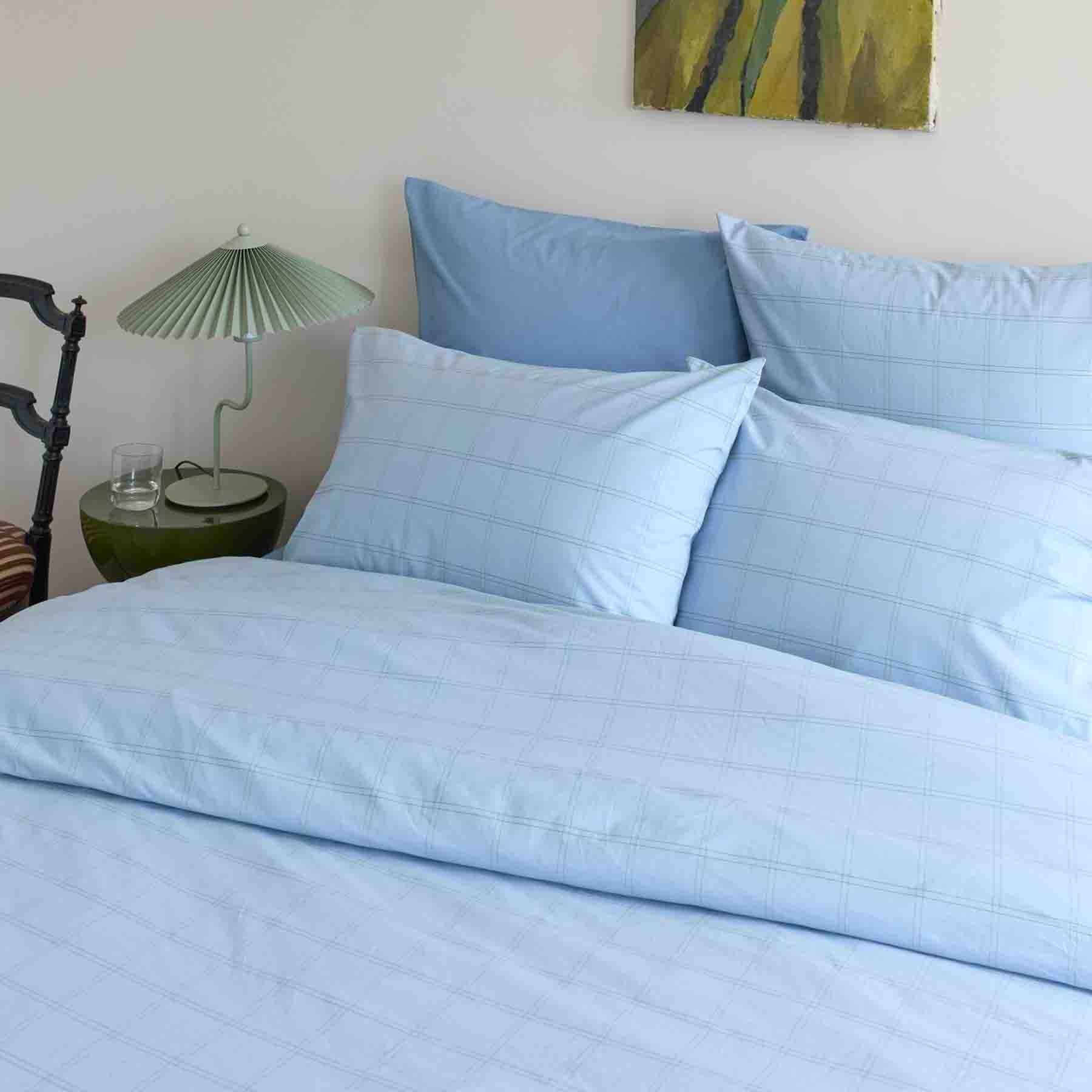 copripiumino chloe cielo, colore cielo, taglia 240 x 220. facile da cambiare per un look sempre fresco