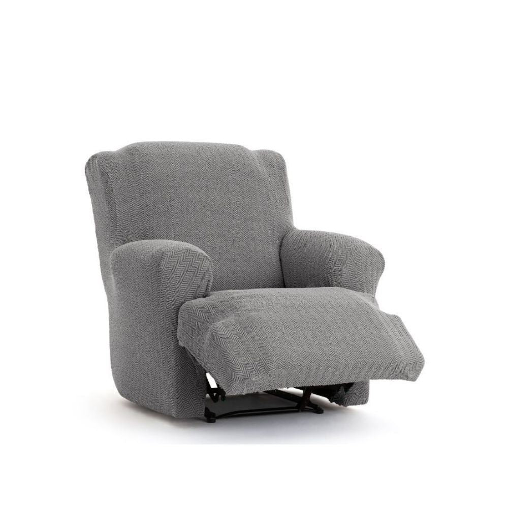 copripoltrona jaz recliner grigio 70-110, copridivano installato, vista frontale su divano