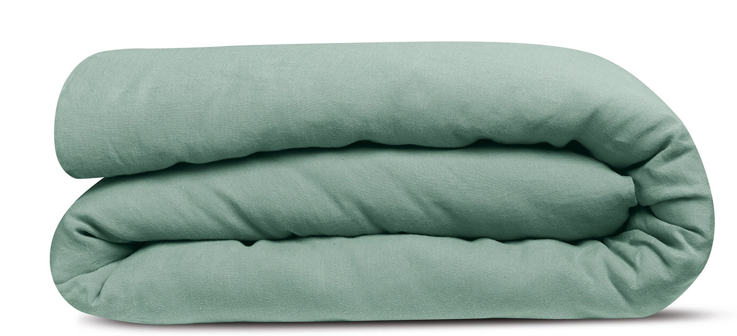 copripiumino kala salvia, colore salvia, taglia 240 x 220. copripiumino piegato su sfondo neutro per una visione dettagliata