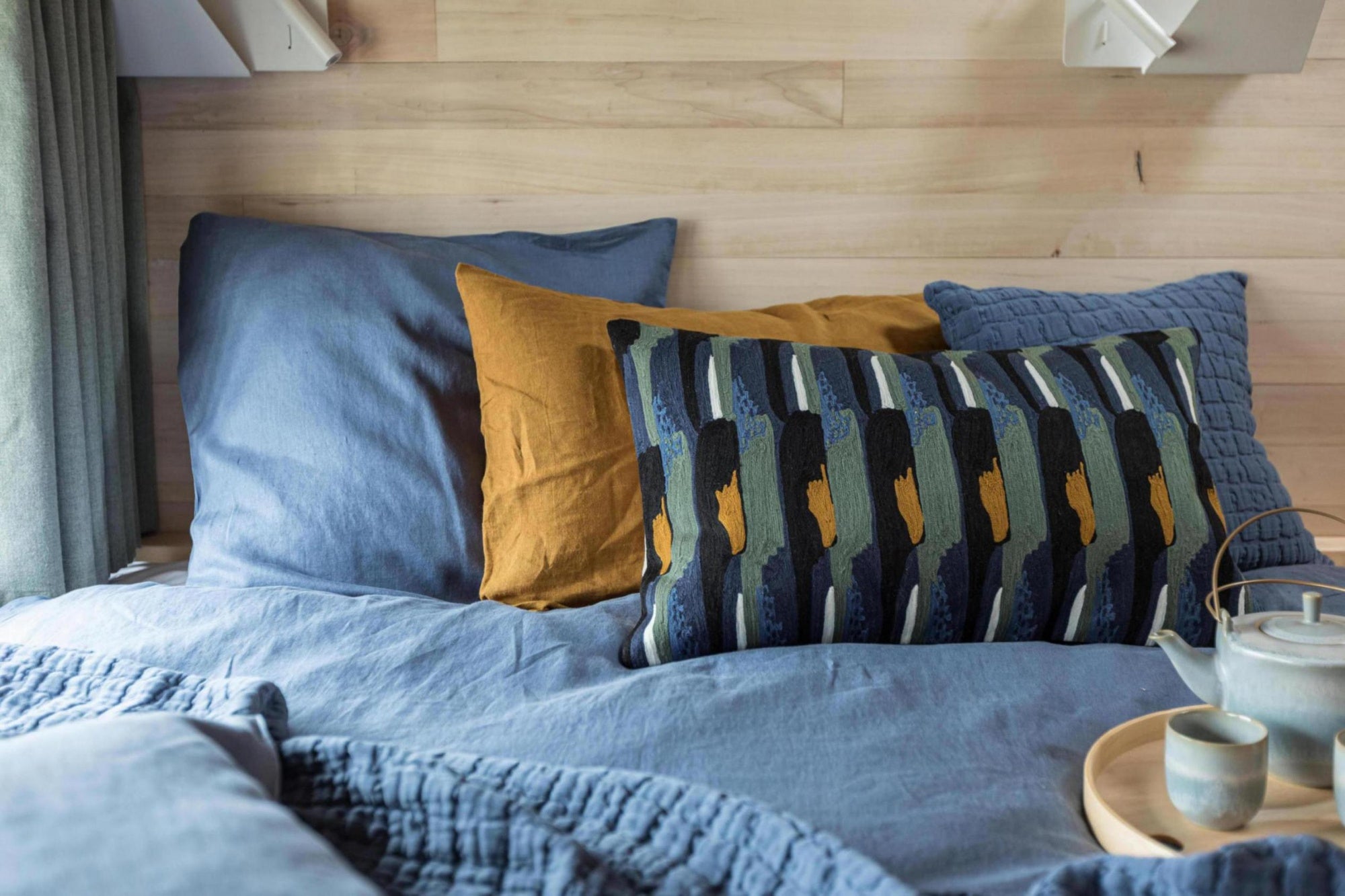 cuscino swami tempesta, colore tempesta, taglia 45 x 45. ideale come complemento d’arredo su divani, poltrone o letti