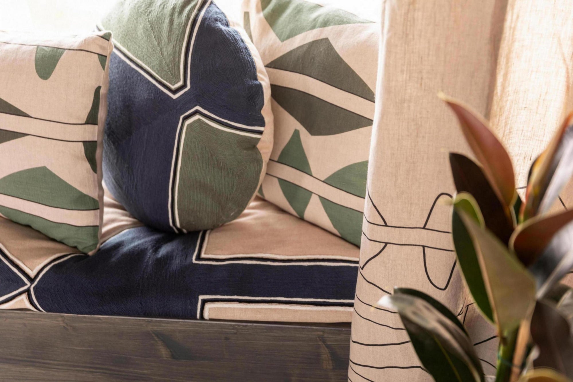 cuscino mila timo, colore timo, taglia diamètre 50. design versatile che si adatta a stili moderni e classici