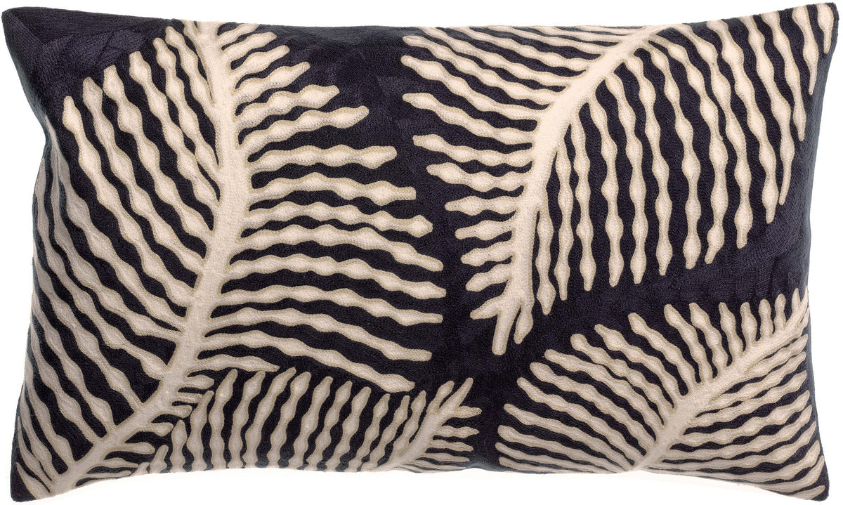 cuscino ricamato flora marina militare, colore marina militare, taglia 30 x 50. cuscino da interno elegante, perfetto per arredare soggiorno o camera da letto