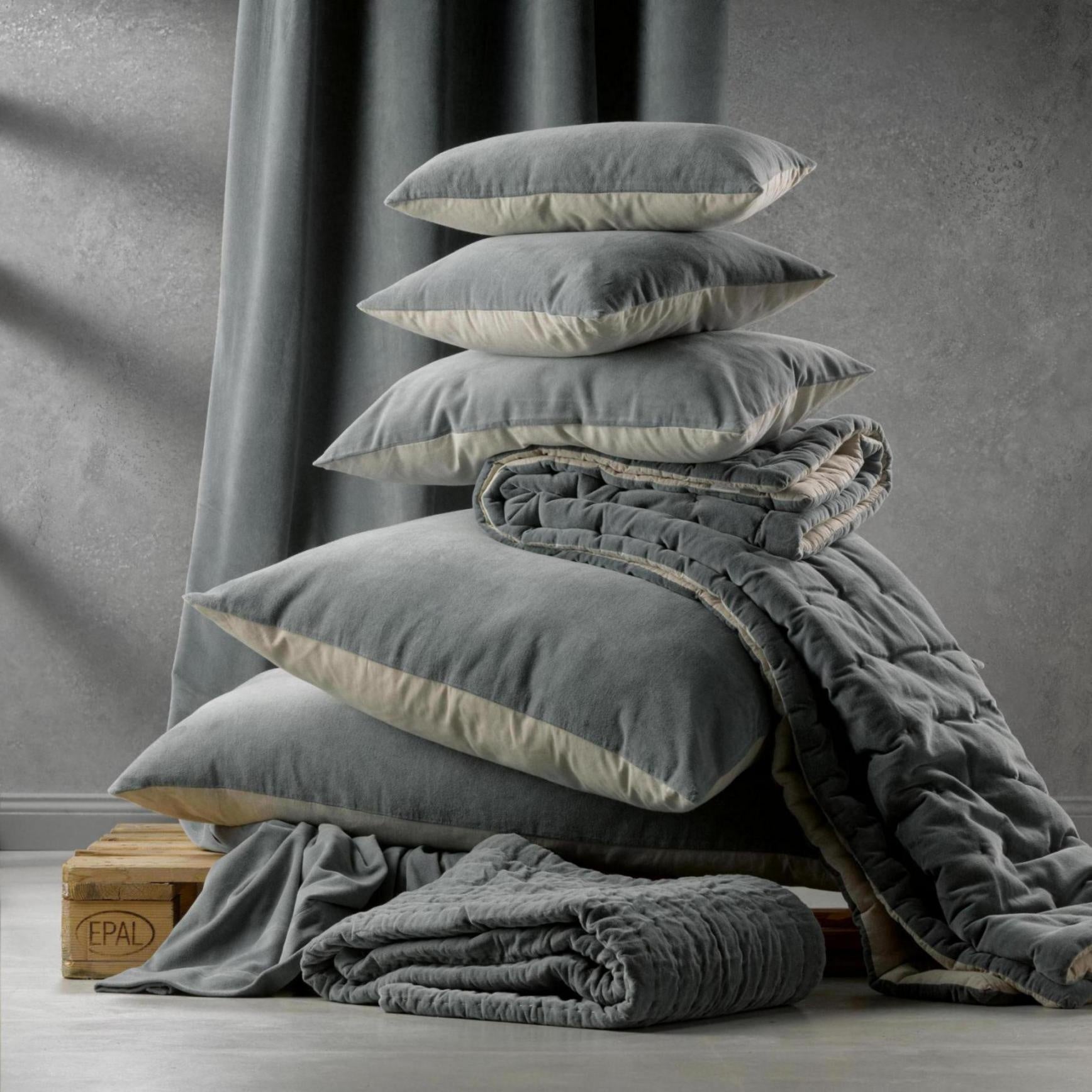 cuscino tinta unita elise cobalto, colore cobalto, taglia 40 x 65. ideale come complemento d’arredo su divani, poltrone o letti