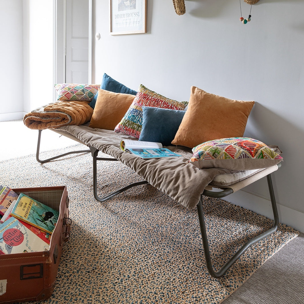 cuscino tinta unita elise ocra, colore ocra, taglia 45 x 45. ideale come complemento d’arredo su divani, poltrone o letti