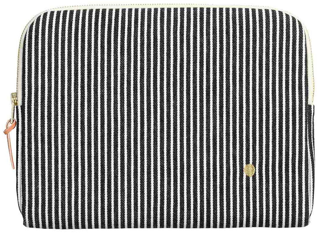 custodia ipad basile caviale, colore caviale, taglia 19 x 26 x 3. dettaglio del prodotto da bagno