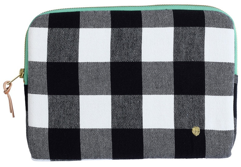 custodia ipad max caviar, colore max caviar, taglia 19 x 26 x 3. dettaglio del prodotto da bagno