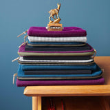 custodia per computer iona pioggia viola, colore pioggia viola, taglia 13-14"". rivestimento interno per proteggere il dispositivo da graffi e urti