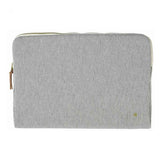 custodia per computer finette caviar, colore finette caviar, taglia 13-14"". vista frontale della custodia in tessuto eco su sfondo neutro