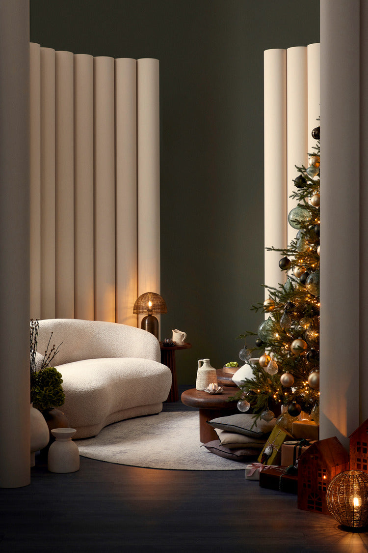 divano tecla in tessuto effetto bouclé naturale, ispirazione per soggiorni dallo stile contemporaneo